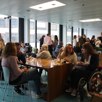 Austausch beim Apero Riche