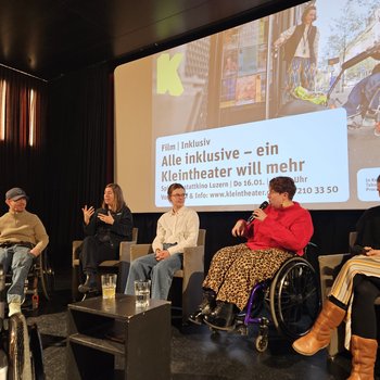 Teilnehmende der Podiumsdiskussion nach dem Film «alle inklusive»