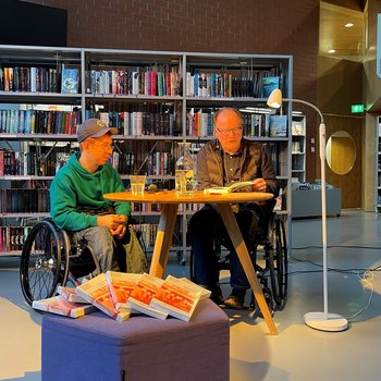 Alex Oberholzer liest aus seinem Buch