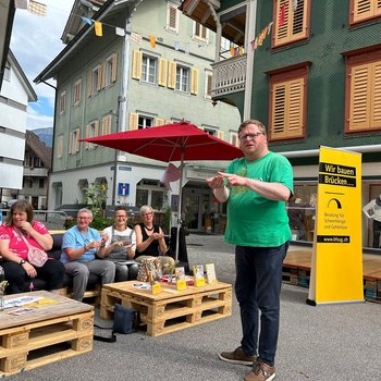 Gebärdensprach-Crashkurs mit Gian-Reto Janki
